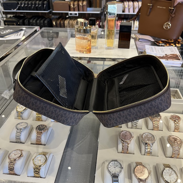 即発 正規品 USA直送 多機能トラベルコスメティックバッグ 35H3GTVN7M-BLACK 即発 正規品 USA直送 多機能トラベルコスメティックバッグ 35H3GTVN7M-BLACK