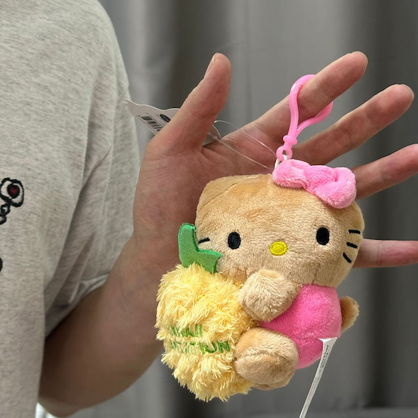 Qoo10] ハワイパイナップル園の新作キティぬいぐる
