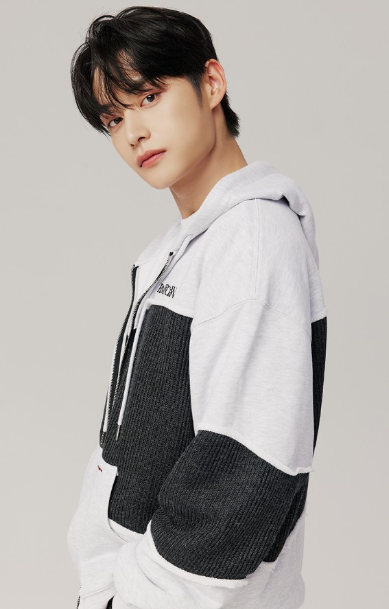 ZB1 23 FWコレクション] SWEAT KNIT MIX ZIP UP HOODIE パーカー