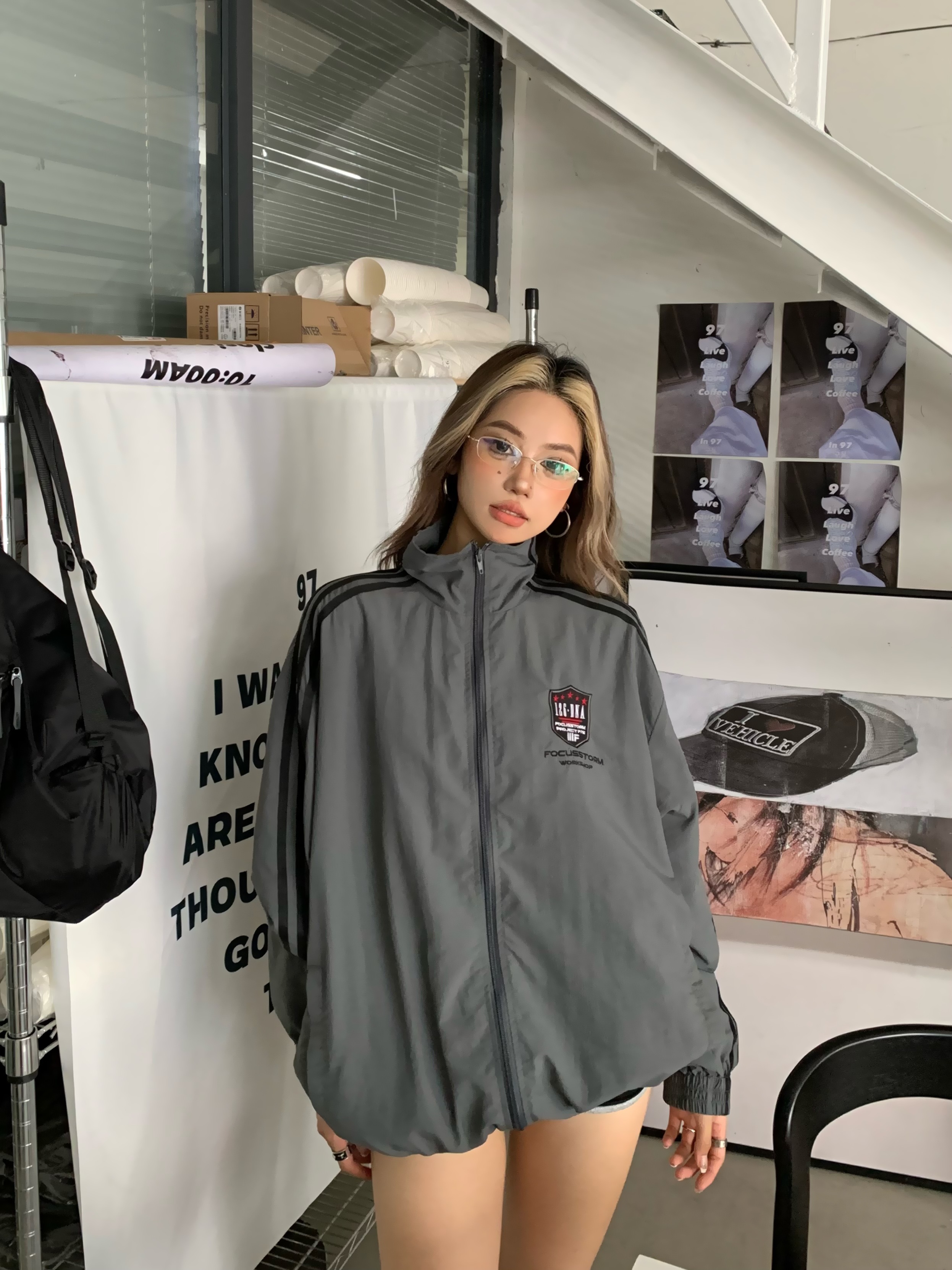 今年 秋冬 韓国 かわいい レディース ハイネックアウターフーディーロゴブルゾン長袖シルエットトップスサイド冬カジュアルファッション系サイズお出かけフル丈トラック 今年 秋冬 韓国 かわいい レディース ハイネックアウターフーディーロゴブルゾン長袖シルエットトップスサイド冬カジュアルファッション系サイズお出かけフル丈トラック