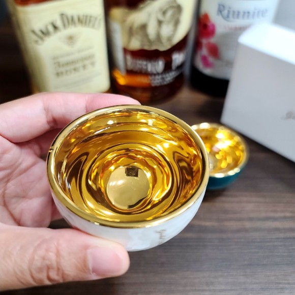 高級感あふれる贈り物 ギフト - ゴールドドリーム24K金杯 ドイツ製24K金 ホールインワン記念 ゴルフボール 陶器