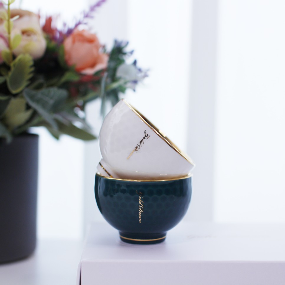 高級感あふれる贈り物 ギフト - ゴールドドリーム24K金杯 ドイツ製24K金 ホールインワン記念 ゴルフボール 陶器