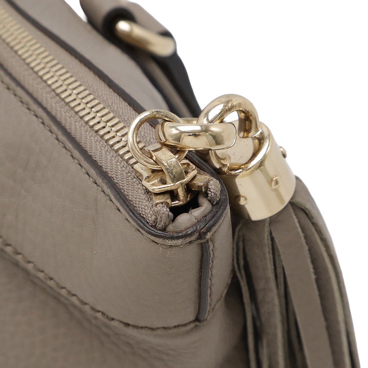 ソーホー インターロッキングG トートバッグ ハンドバッグ フリンジ タッセル レザー ライトグレージュ ゴールド金具 28230 ソーホー インターロッキングG トートバッグ ハンドバッグ フリンジ タッセル レザー ライトグレージュ ゴールド金具 28230