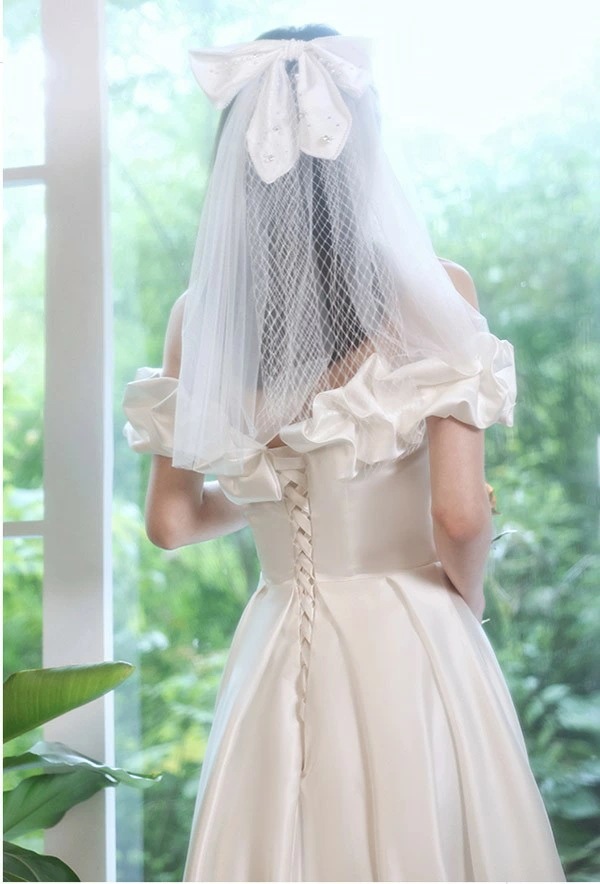 ウェディングドレス オフショルダー ホワイト 白 ロングドレス シンプル 袖あり 背中開き 編み上げ 花嫁 結婚式 披露宴 お呼ばれ 20代 30代 40代 前撮り 後撮り フォト婚 bi046zez