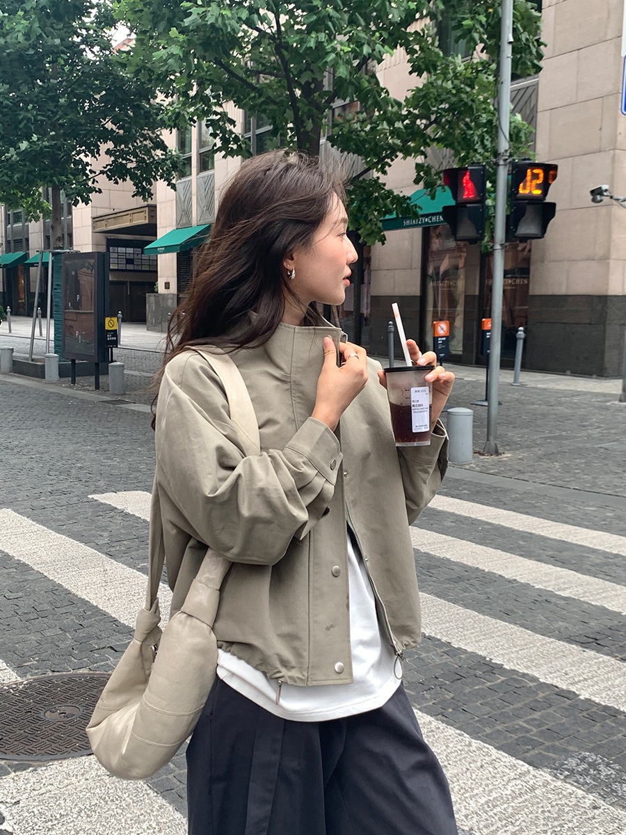 AWアウター【高.品.質】2024秋 新作 おしゃれ 気質 ショット丈 コート 百掛け ジャケット トップス アウター 着痩せ 流行り 高級感 ジャケット