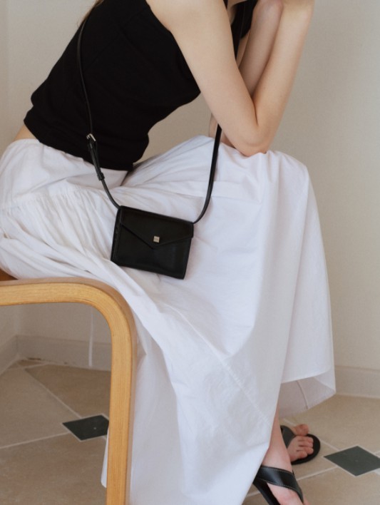 [DE MERIEL] Belted Wallet Bag ☆送料込☆ DE MERIEL】Belted Wallet Bag 2Colors