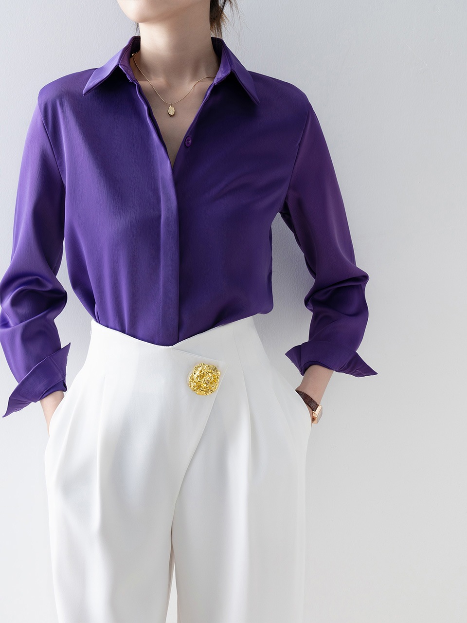【1点ご購入 で10点プレゼントいたします】シャツ2025早春ブラウスブラウスパープルサテンブラウス高級感超きれい小柄春秋トップス