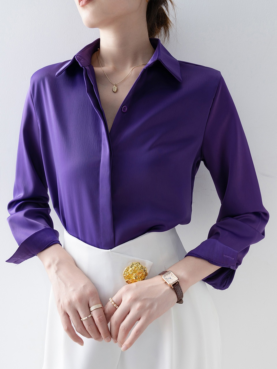 【1点ご購入 で10点プレゼントいたします】シャツ2025早春ブラウスブラウスパープルサテンブラウス高級感超きれい小柄春秋トップス