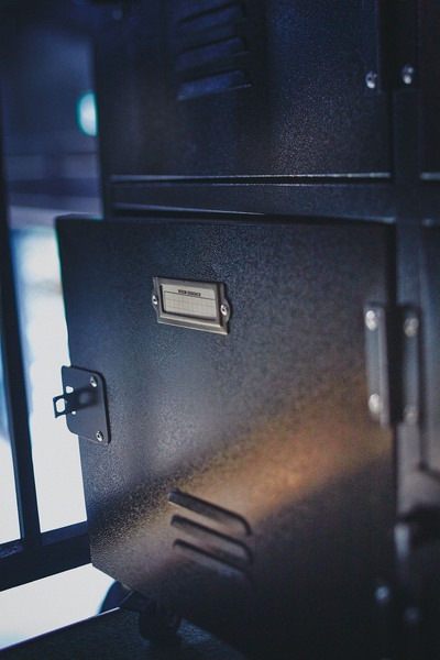 チェスト4D TPN-31BK TPN-31GR 扉付き キャビネット おしゃれ キャスター付 ロッカー チェスト 4D 棚 収納 店舗 事務所 ブラック グリーン チェスト4D TPN-31BK TPN-31GR 扉付き キャビネット おしゃれ キャスター付 ロッカー チェスト 4D 棚 収納 店舗 事務所 ブラック グリーン