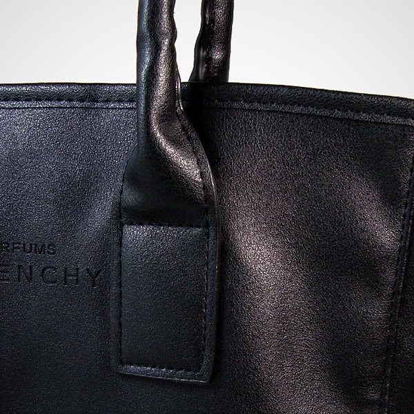 Qoo10] GIVENCHY コスメ ノベルティ海外免税店限定商品!!