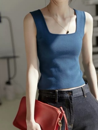トップス キャミソール 袖なし ノースリーブ ストレート 大人可愛い きれいめ シンプル カジュアル 大人 上品 おしゃれ お洒落 かっこいい 大人女子 こなれ感 ラフ メンズライク ボーイッシュ
