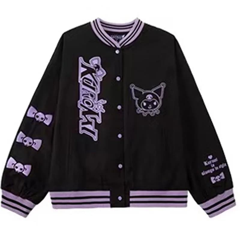 秋冬サンリオクロミ紫のゆるいアメリカ野球服の小柄なコートカップルの女性 秋冬サンリオクロミ紫のゆるいアメリカ野球服の小柄なコートカップルの女性