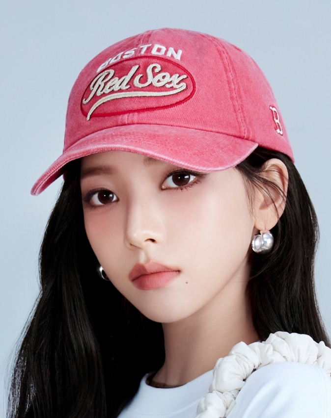 aespaカリナ着用 Vintage Cursive Unstructured Ball Cap　キャップ 大人気 韓国　アイドル着用　正規品