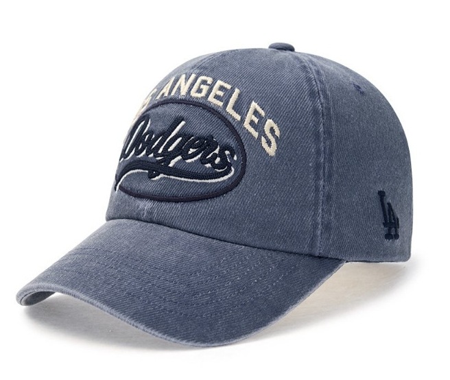 aespaカリナ着用 Vintage Cursive Unstructured Ball Cap　キャップ 大人気 韓国　アイドル着用　正規品