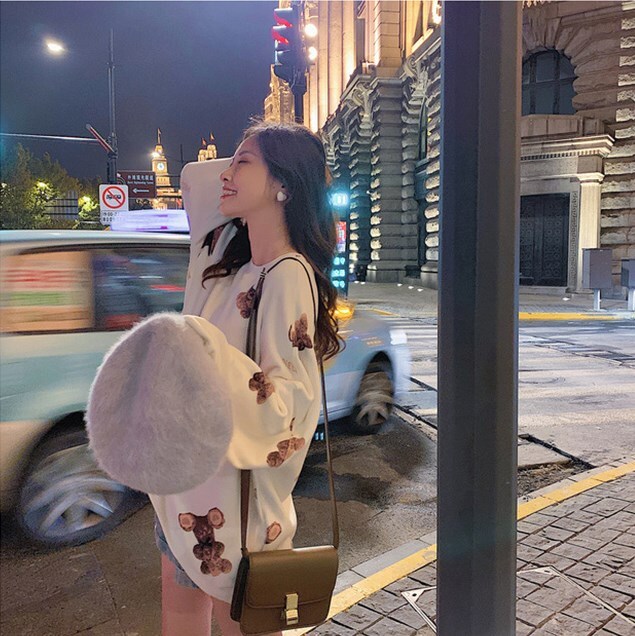トップス トレーナー 袖あり 長袖 ラウンドネック 襟なし かわいい 大人可愛い カジュアル おしゃれ お洒落 大人可愛い 大人女子 こなれ感 ラフ 柄 秋 冬 10代 20代 レディース 女性用