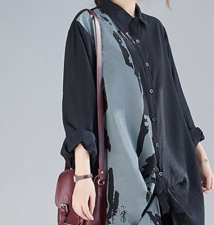 模様入り長袖ロングシャツ トップス ロング丈 袖あり 柄入り 個性的 ゆったり 長袖 爽やか 大人スタイル 大人可愛い きれいめ シンプル カジュアル 大人 上品 おしゃれ かっこいい レトロ
