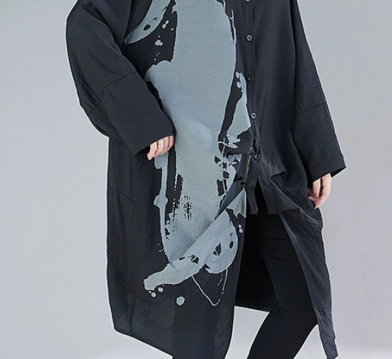 模様入り長袖ロングシャツ トップス ロング丈 袖あり 柄入り 個性的 ゆったり 長袖 爽やか 大人スタイル 大人可愛い きれいめ シンプル カジュアル 大人 上品 おしゃれ かっこいい レトロ