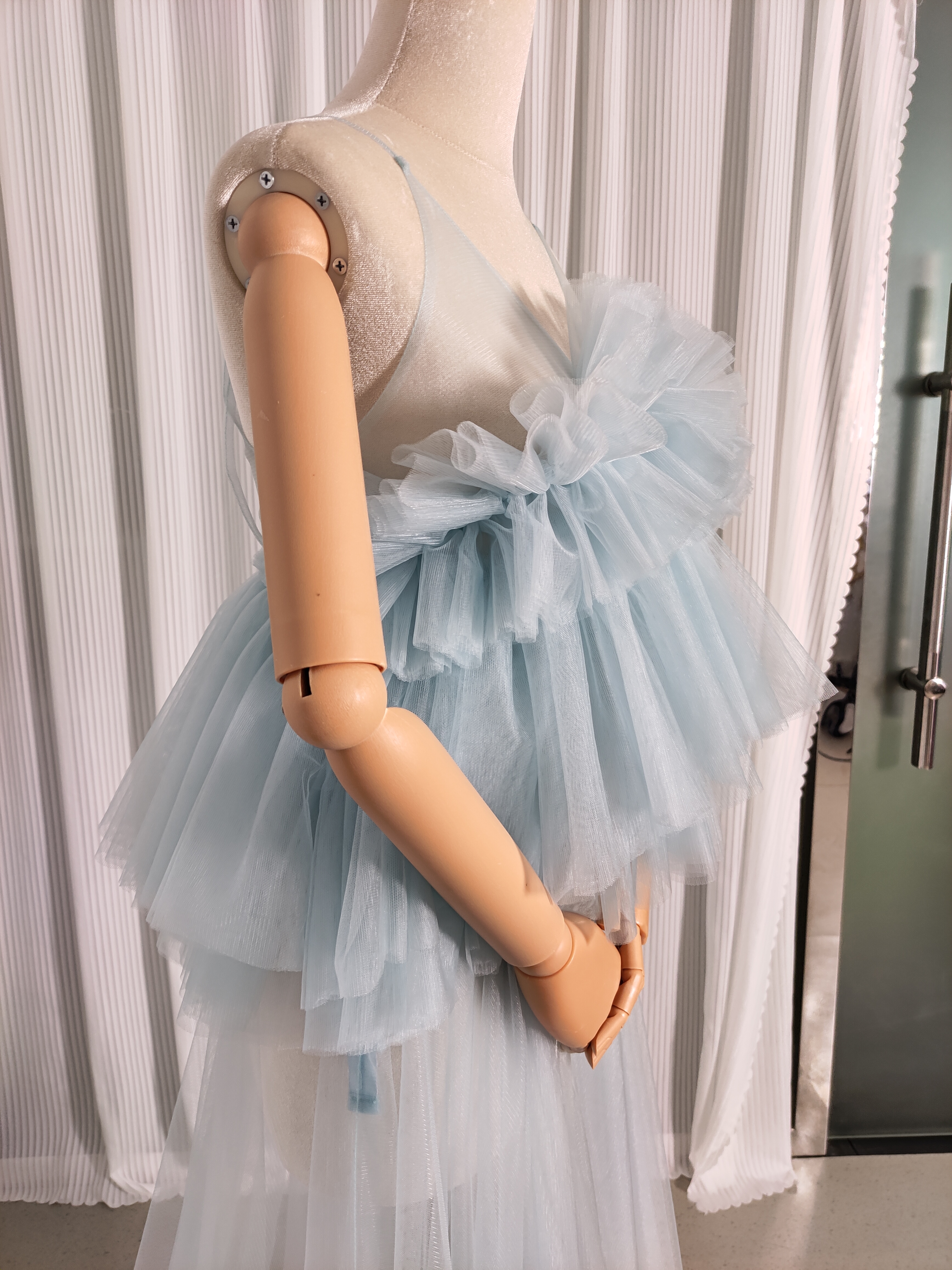 爽やかで優しいブルー オーバードレス キャミソール 胸元フリル ソフトチュール 前撮り 妊婦 爽やかで優しいブルー オーバードレス キャミソール 胸元フリル ソフトチュール 前撮り 妊婦