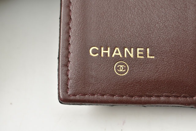 シャネル コインケース/ミニ財布 CHANEL コンパクトウォレット/A84401/3つ折り財布 キャビアスキン クラシック A84401 ブラック