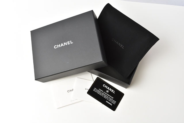 シャネル コインケース/ミニ財布 CHANEL コンパクトウォレット/A84401/3つ折り財布 キャビアスキン クラシック A84401 ブラック