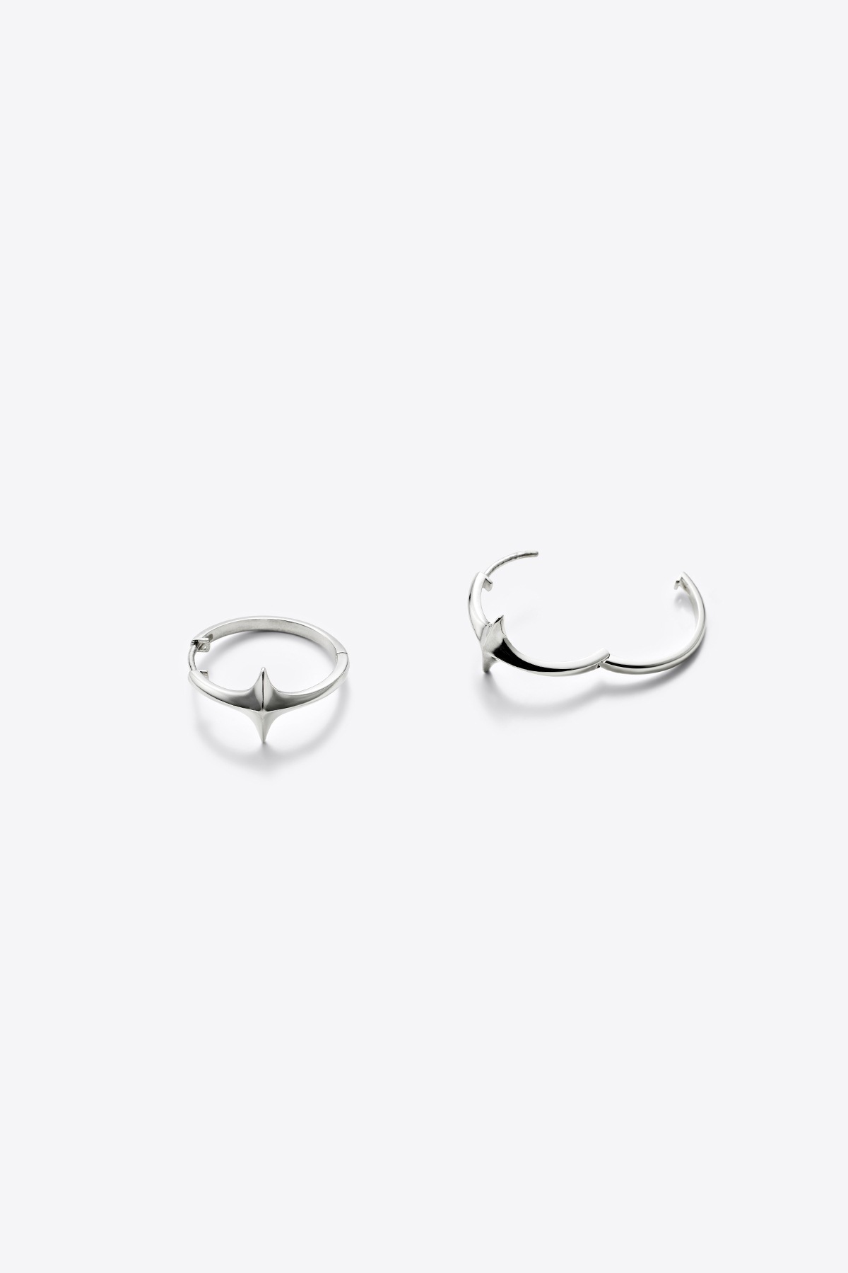 [MONDAY EDITION] star orbit earrings ピアス 韓国発【MONDAY EDITION】Star Orbit Earrings☆ピアス (Monday
