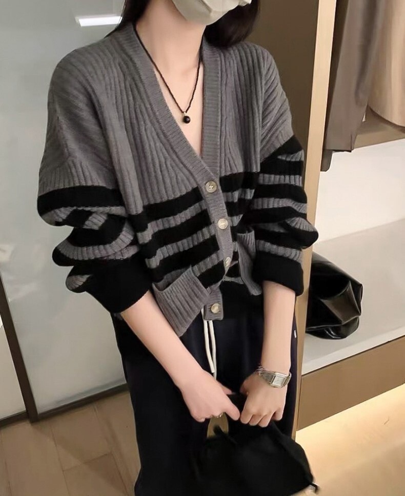 ニットカーディガン ニットカーデ トップス ニットソー セーター カーディガン ミディアム丈 ミドル丈 レギュラー丈 袖あり 長袖 Vネック 細身 厚手 大人可愛い きれいめ シンプル 大人 上品 大人可愛い 大人女子 エレガント クラシカル ベーシック 無地 秋 冬 入学式 入園式 トップス ニットソー セーター カーディガン ミディアム丈 ミドル丈