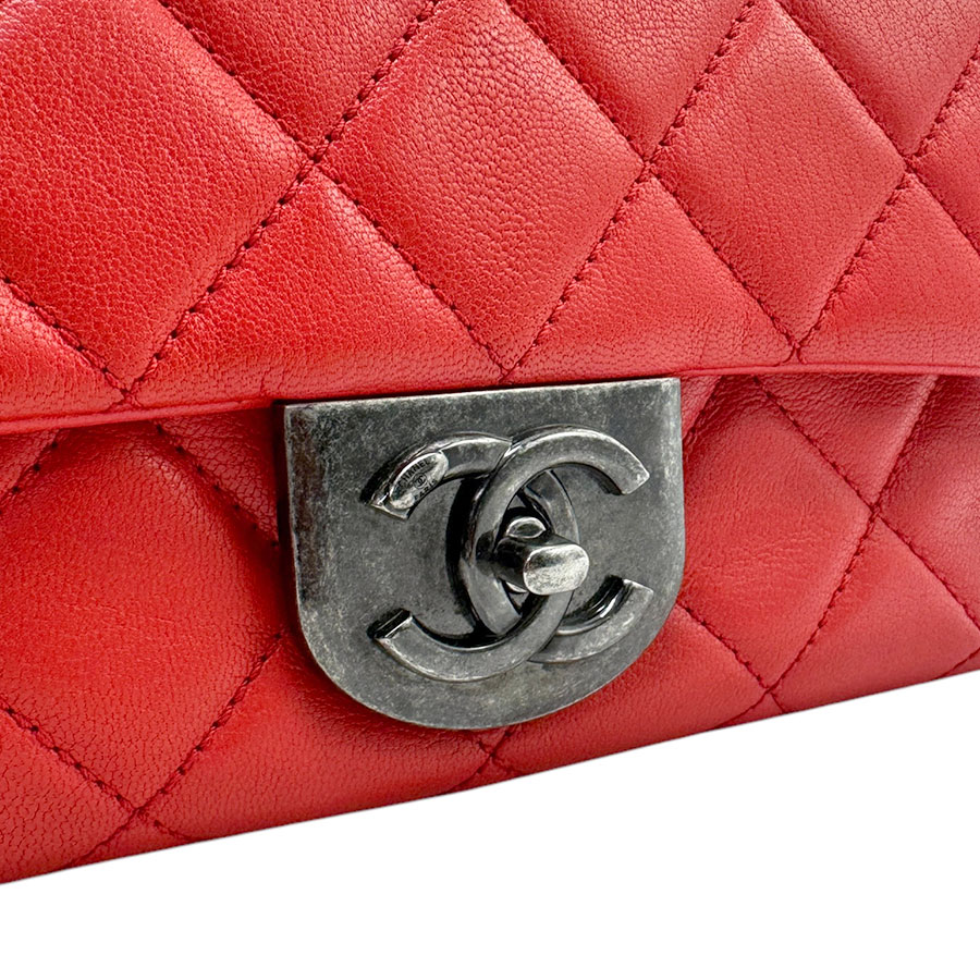 シャネル CHANEL ショルダーバッグ レザー レッド レディース