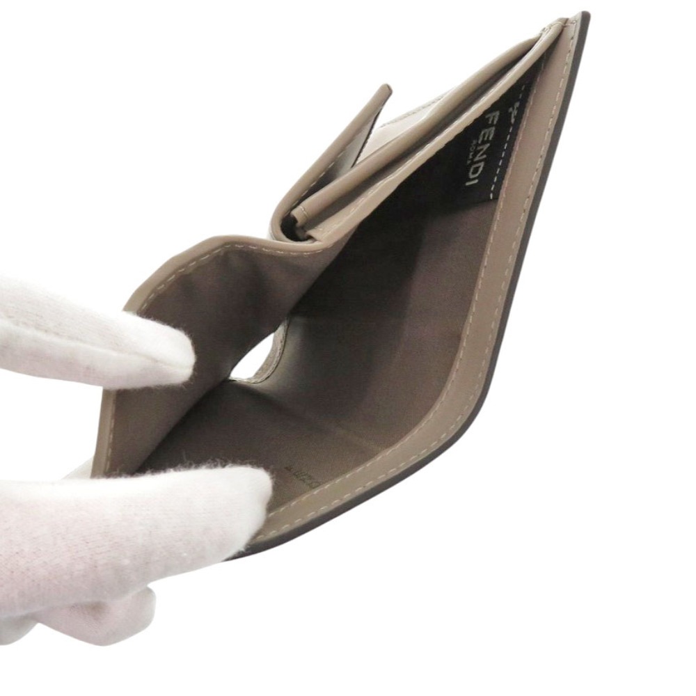 新品同様 エフイズフェンディ 8M0387 二つ折り財布 レザー/クルーズレザー ベージュ 1712【中古】 レディース