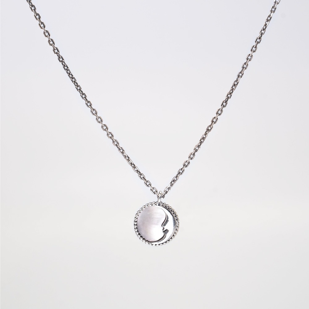 [BTS ジミン着用] 【HARANG】 HR 32N NECKLACE HR32N ネックレス Mother of Pearl Moon Carved Necklace 螺鈿 ネックレス