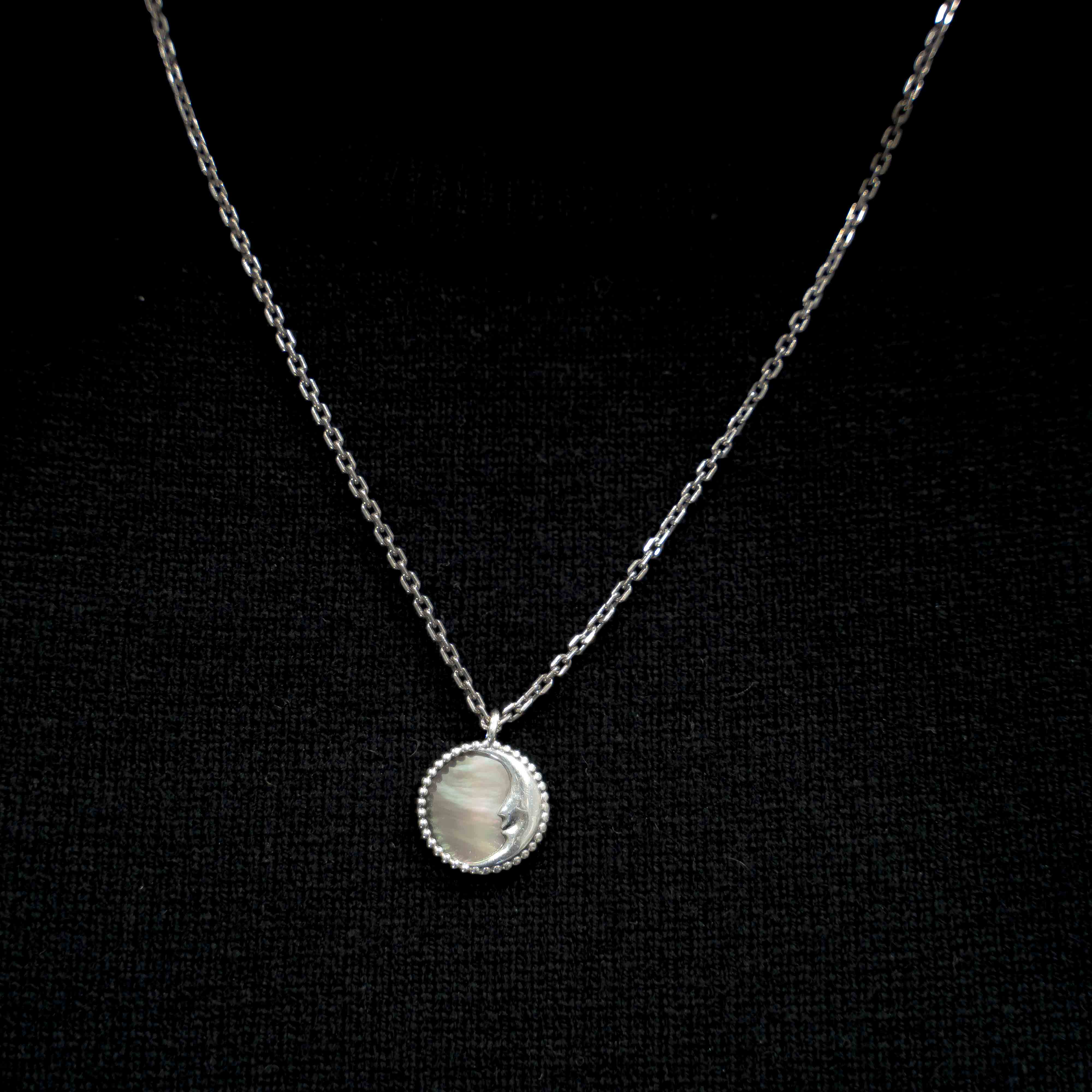 [BTS ジミン着用] 【HARANG】 HR 32N NECKLACE HR32N ネックレス Mother of Pearl Moon Carved Necklace 螺鈿 ネックレス