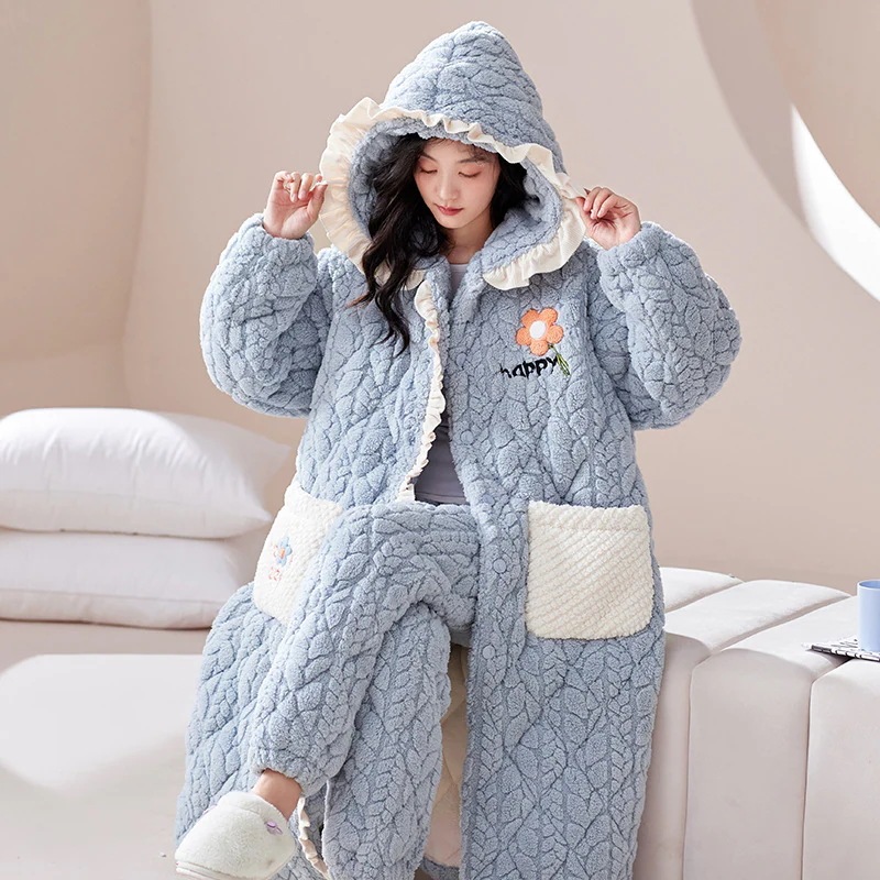 サンゴのベルベットの寝衣の女性は秋冬にベルベットを厚くして綿を挟んだ冬のバスローブは帽子のパジャマの外で家の服を着ている サンゴのベルベットの寝衣の女性は秋冬にベルベットを厚くして綿を挟んだ冬のバスローブは帽子のパジャマの外で家の服を着ている