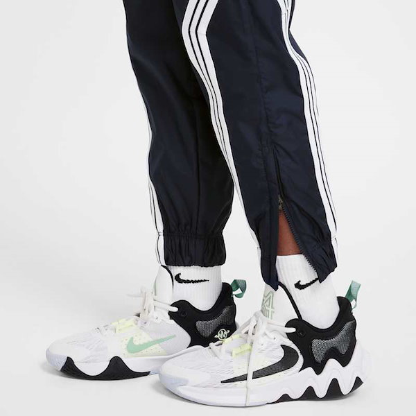 Nike ドット柄 ウィンドブレーカー＆ショートパンツ セット Nike ドット柄 ウィンドブレーカー＆ショートパンツ セット