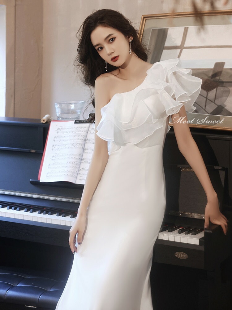 カラードレス ウェディングドレス ホワイト 白 ワンショルダー フリル ファスナー マーメイドドレス ウエディングドレス イブニングドレス 発表会 結婚式 二次会パーティードレス ロングドレス カクテ