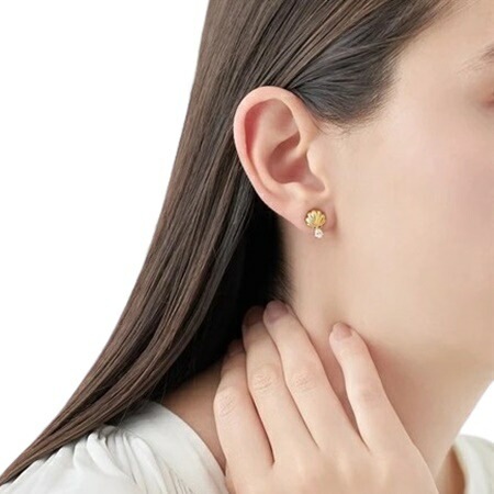 4cd516816【送料無料】【ラッピング無料】ヨンドシー 4℃ シルバー イヤリング キュービックジルコニア ブランド 正規品 新品 ギフト プレゼント 人気 おすすめ 誕生日 記念日 クリスマス