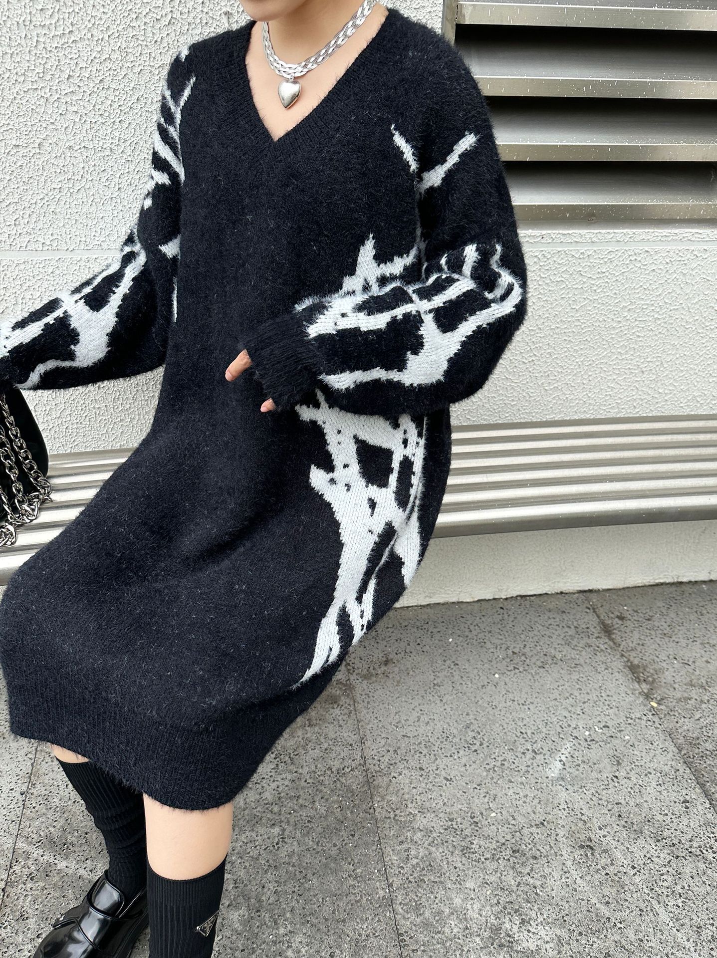 【J.Fashion】 ロングニット おしゃれ 個性的なデザイン ニットワンピース vネック レディース ロングセーター メガ割 【J.Fashion】 ロングニット おしゃれ 個性的なデザイン ニットワンピース vネック レディース ロングセーター メガ割