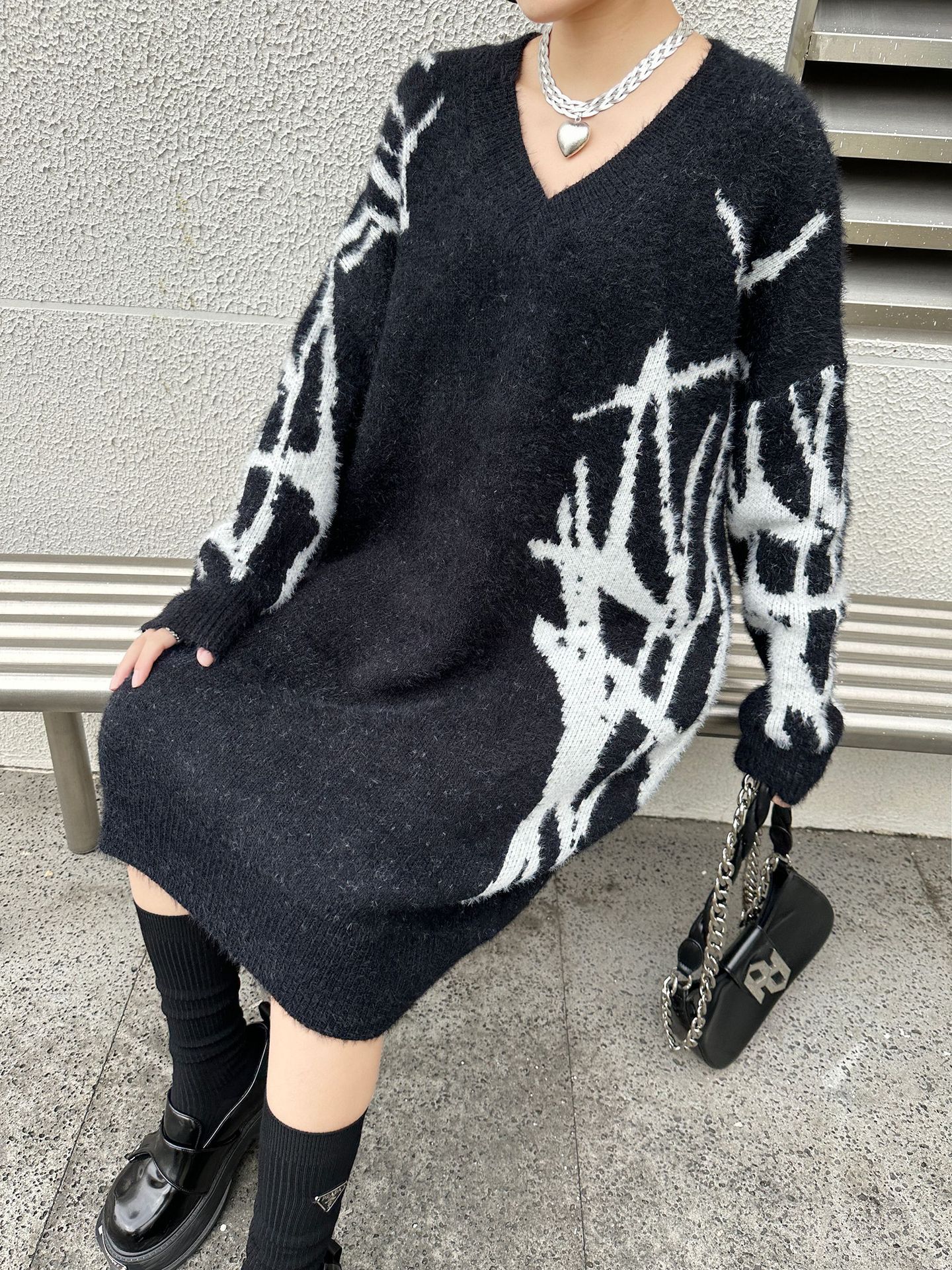 【J.Fashion】 ロングニット おしゃれ 個性的なデザイン ニットワンピース vネック レディース ロングセーター メガ割 【J.Fashion】 ロングニット おしゃれ 個性的なデザイン ニットワンピース vネック レディース ロングセーター メガ割