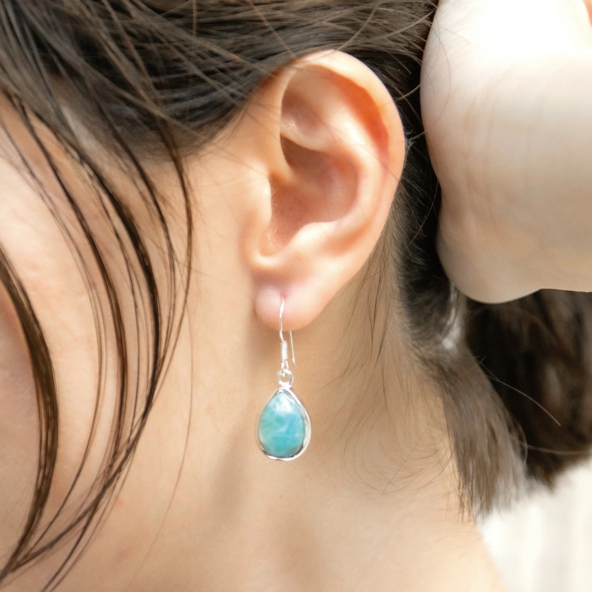 フックピアス レディース 両耳用 シルバー925 ラリマー 天然石 ドロップ 雫型 4本爪 揺れる フックピアス レディース 両耳用 シルバー925 ラリマー 天然石 ドロップ 雫型 4本爪 揺れる