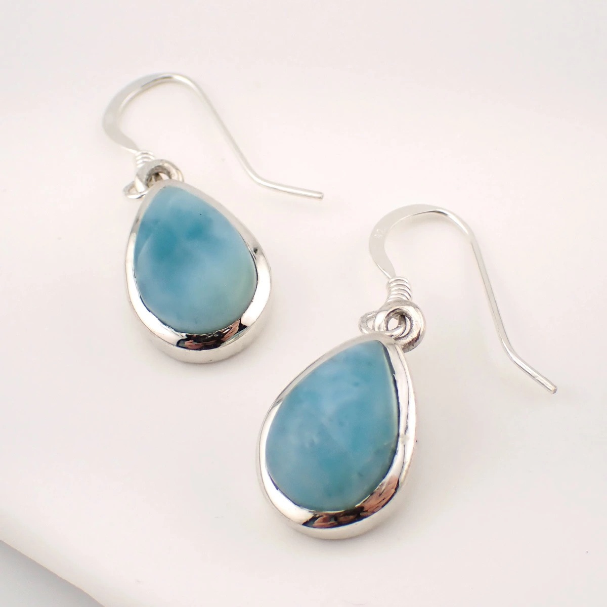 フックピアス レディース 両耳用 シルバー925 ラリマー 天然石 ドロップ 雫型 4本爪 揺れる フックピアス レディース 両耳用 シルバー925 ラリマー 天然石 ドロップ 雫型 4本爪 揺れる