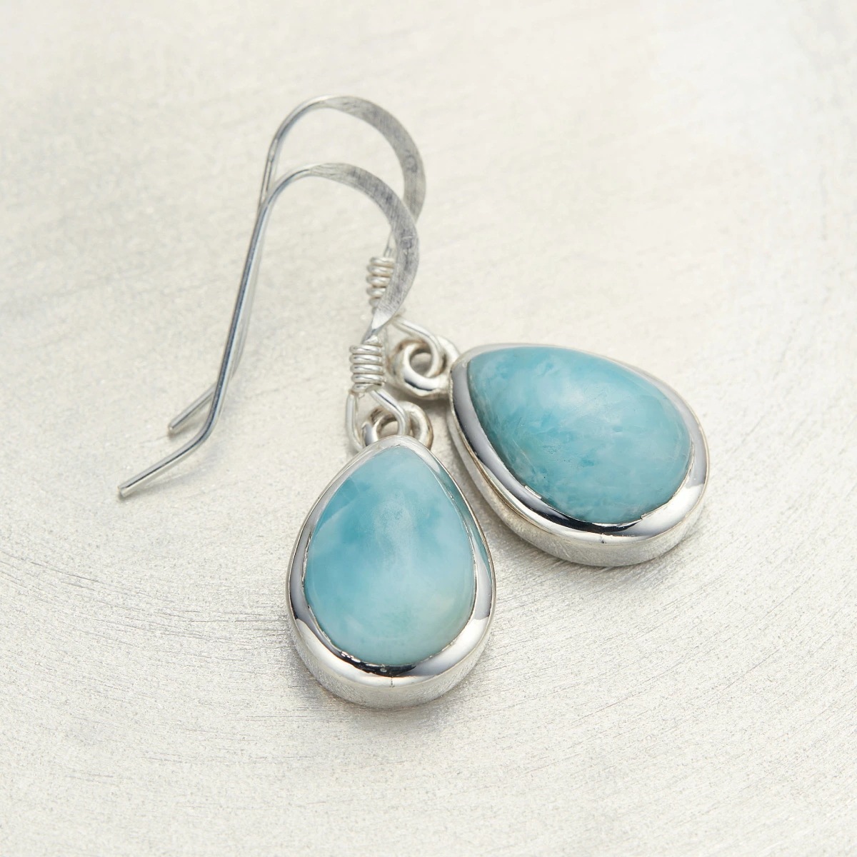 フックピアス レディース 両耳用 シルバー925 ラリマー 天然石 ドロップ 雫型 4本爪 揺れる フックピアス レディース 両耳用 シルバー925 ラリマー 天然石 ドロップ 雫型 4本爪 揺れる