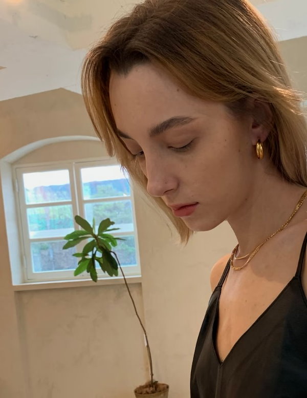 【BTS ジミン着用】Clementine Earrings 公式正規品 韓国 Qoo10] justLoveR. 【BTS ジミン着用】Clementin