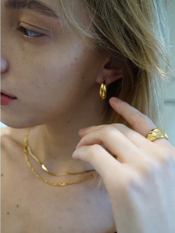 【justLoveR.】Isabelle Hoop Earrings ピアス BTS ジミン着用 Qoo10] justLoveR. 【BTS ジミン着用】Clementin
