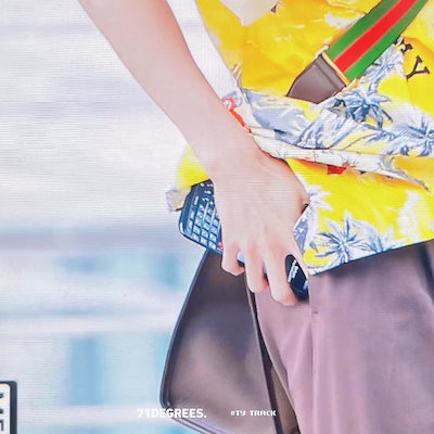 Qoo10] CASETiFY [NCT テヨン 着用] カスタム可能 : スマホケース