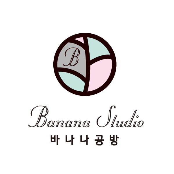 Banana Studio 4種 屋根裏部屋ノート (Air) スイングチュー ペンデュラム 無騒音のインテリア時計