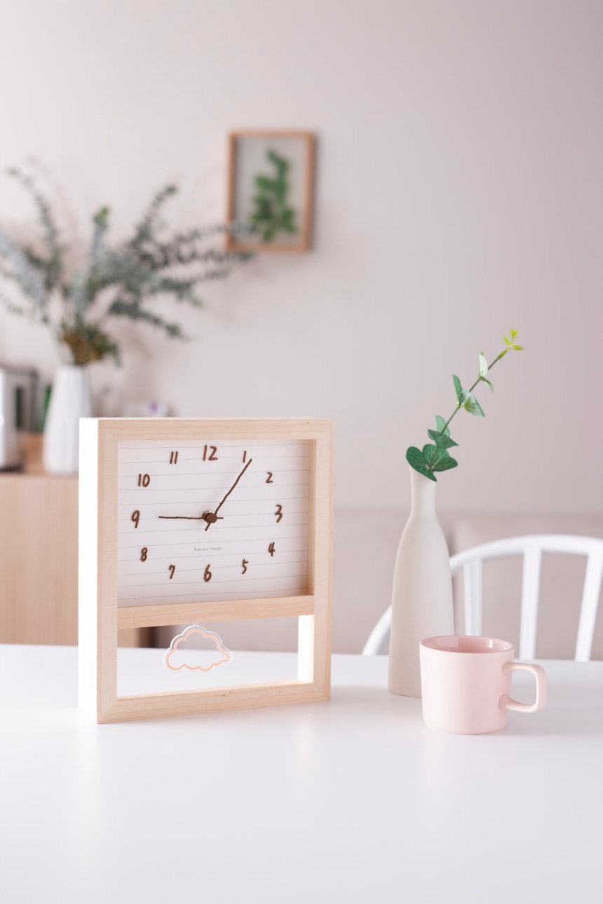 Banana Studio 4種 屋根裏部屋ノート (Air) スイングチュー ペンデュラム 無騒音のインテリア時計