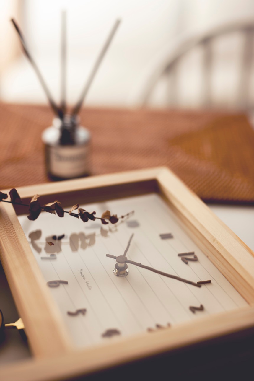 Banana Studio 4種 屋根裏部屋ノート (Air) スイングチュー ペンデュラム 無騒音のインテリア時計