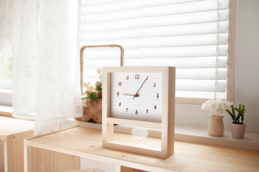 Banana Studio 4種 屋根裏部屋ノート (Air) スイングチュー ペンデュラム 無騒音のインテリア時計