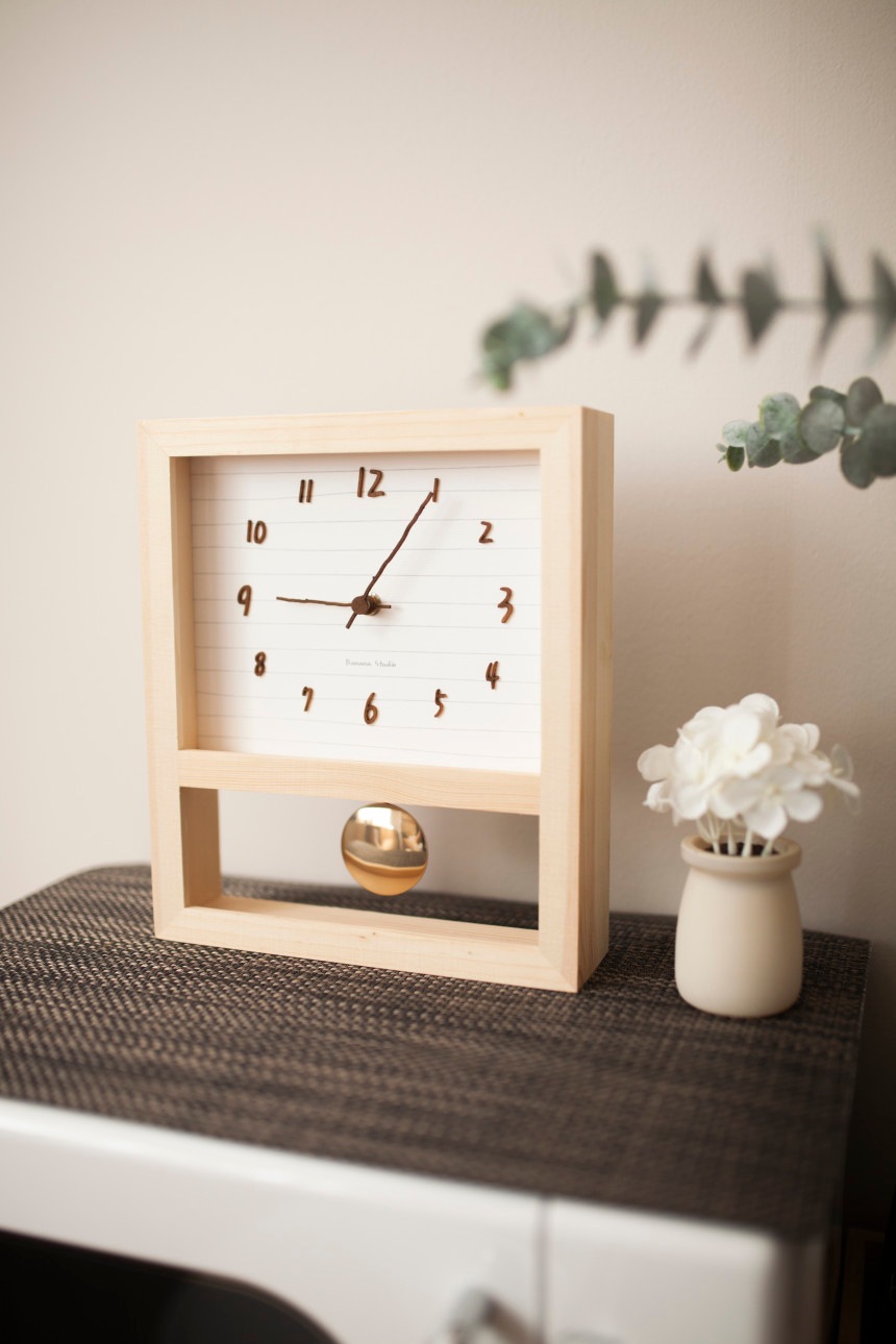 Banana Studio 4種 屋根裏部屋ノート (Air) スイングチュー ペンデュラム 無騒音のインテリア時計