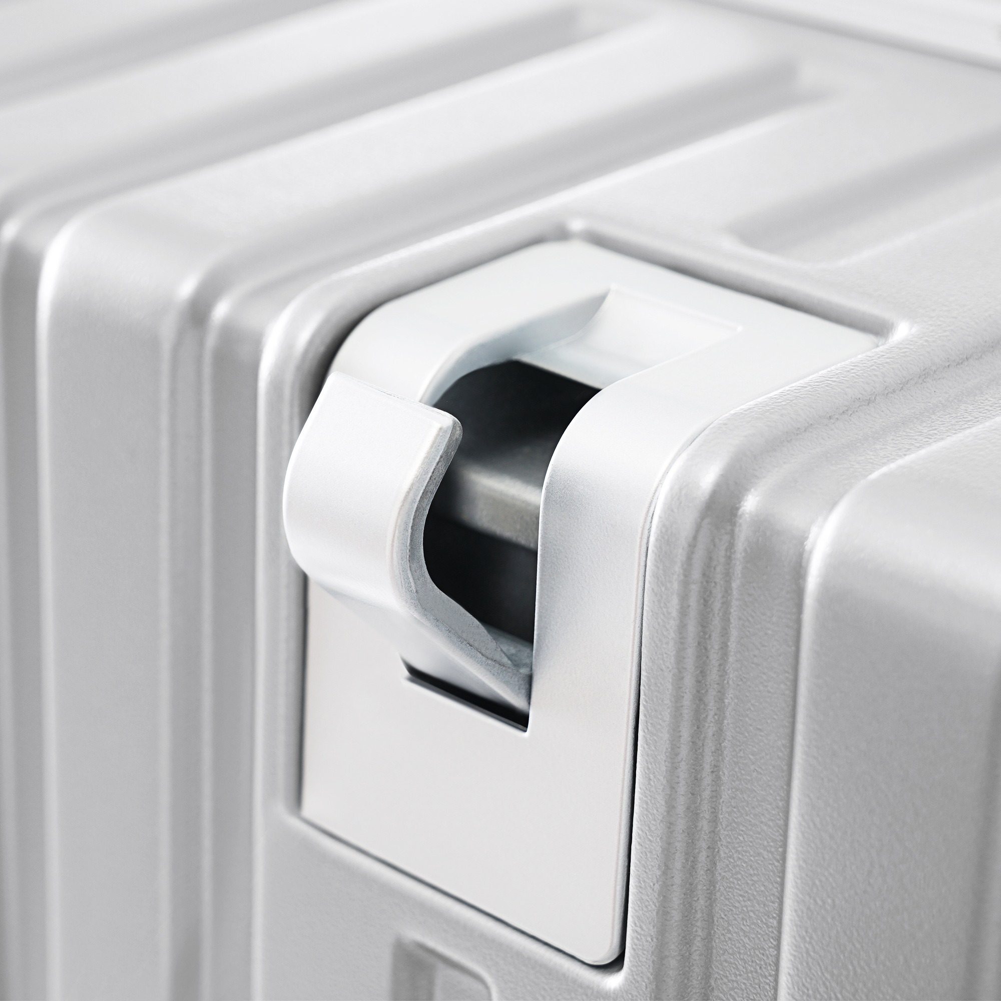 【国内出荷】スーツケース キャリーケース キャリーバッグ Lサイズ フレームタイプ アルミ USBポート付き カップホルダー フック式底足 リンクホルダー 軽量 おしゃれ 電車 静音 海外 高級感 T 【国内出荷】スーツケース キャリーケース キャリーバッグ Lサイズ フレームタイプ アルミ USBポート付き カップホルダー フック式底足 リンクホルダー 軽量 おしゃれ 電車 静音 海外 高級感 T