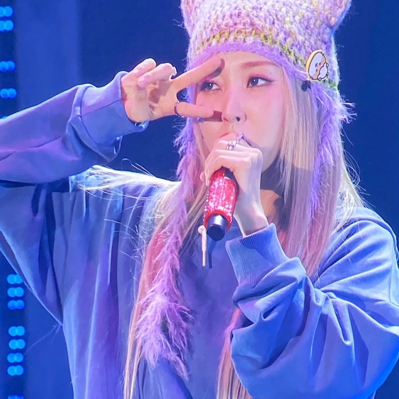 【急速出荷!2枚購入で300円 OFF!】Mamamoo Moonbyul Museum ムーンスター イムンビョルコンサートスウェットシャツパーカー2枚購入でカード1パスケース