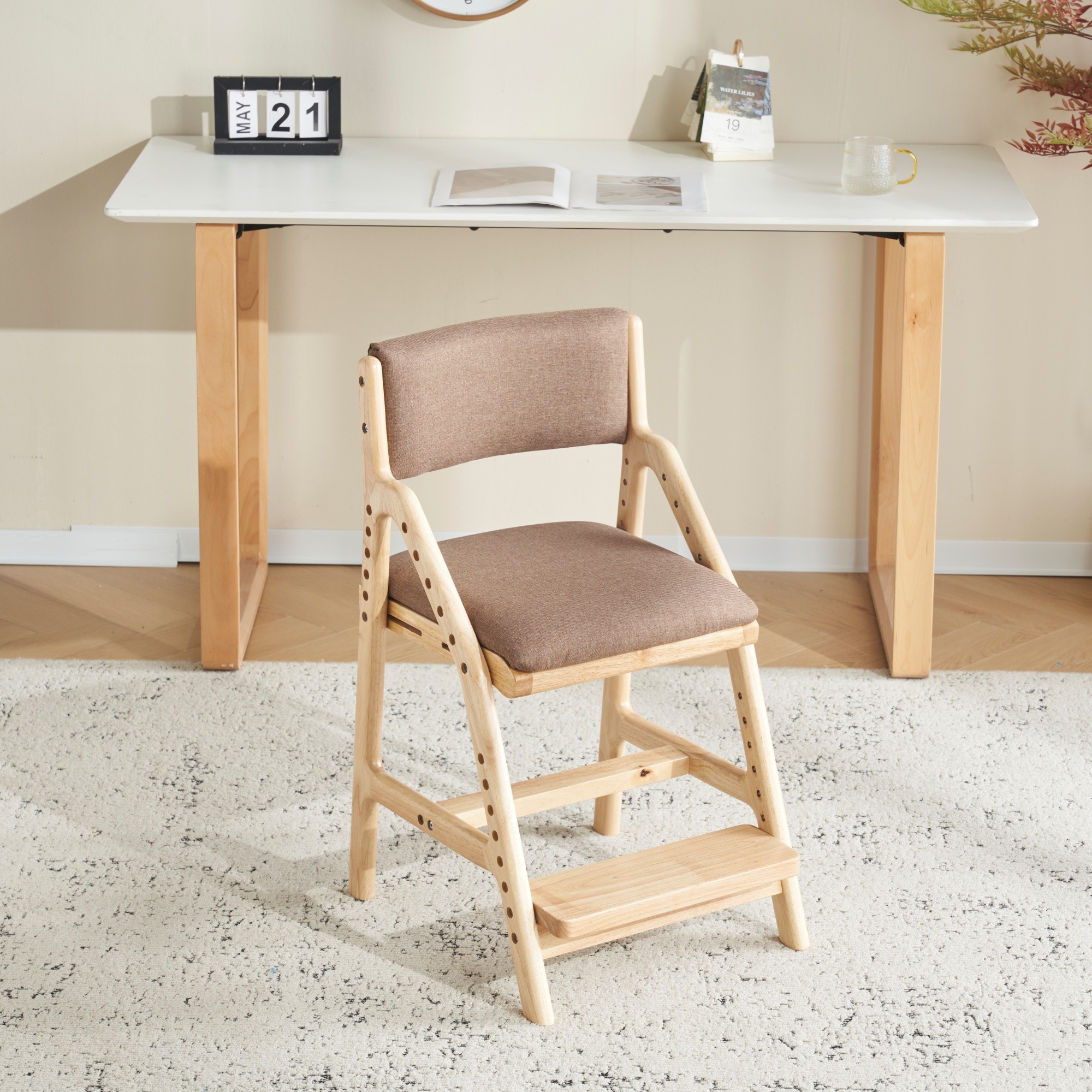 【国内即発送】ブラウン 学習チェア 学習椅子 木製 姿勢 子供 キッズチェア ハイチェア ダイニングチェア 椅子 高さ調整 シンプル コンパクト 組立て 板座 足置き 【国内即発送】ブラウン 学習チェア 学習椅子 木製 姿勢 子供 キッズチェア ハイチェア ダイニングチェア 椅子 高さ調整 シンプル コンパクト 組立て 板座 足置き